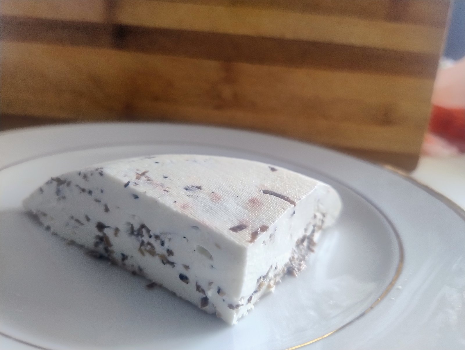 Краве сирене с трюфели — продуктово изображение